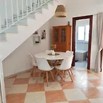 Casa Santo Tomas 18 *