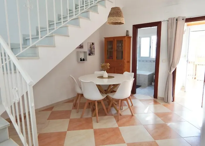 Casa Santo Tomás 18 *