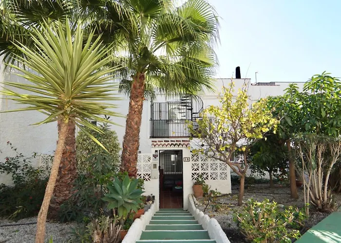 Casa Santo Tomas 18 * נרחה